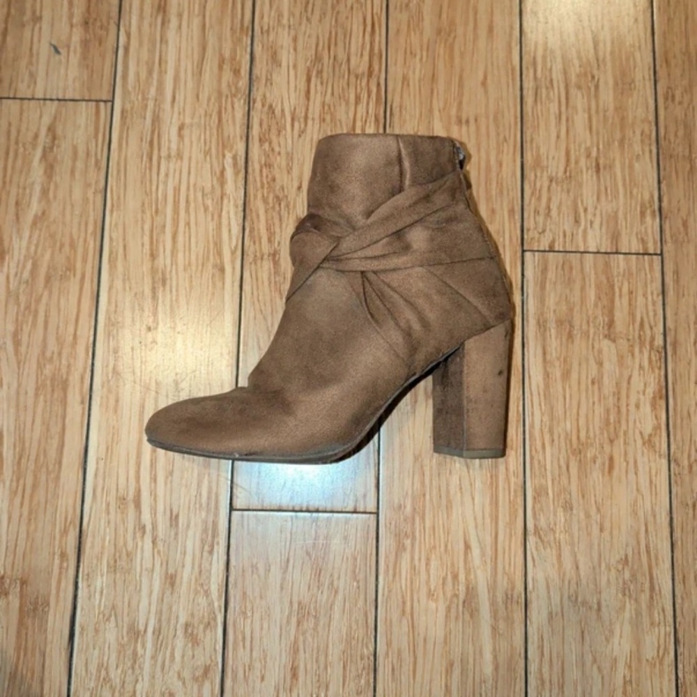 Suede Knot-Detail Ankle Boot in Taupe